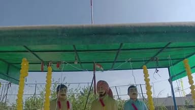 ਸੰਗਰੂਰ: ਸੰਗਰੂਰ ਬੱਸ ਸਟੈਂਡ ਸੰਗਰੂਰ ਵਿਖੇ ਸ਼ਹੀਦ ਏਂ ਆਜ਼ਮ ਭਗਤ ਸਿੰਘ, ਰਾਜਗੁਰੂ ਸੁਖਦੇਵ ਦੇ 93 ਵੇ ਸ਼ਹੀਦੀ ਦਿਹਾੜੇ ਮੌਕੇ ਸ਼ਰਧਾ ਦੇ ਫੁੱਲ ਅਰਪਣ ਕੀਤੇ