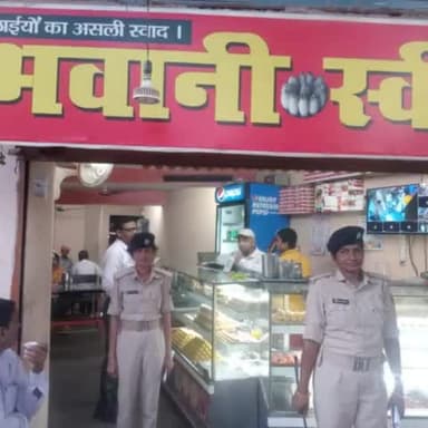 अरवल: जिला मुख्यालय में होली पर्व को लेकर मिठाई दुकानों का किया गया निरीक्षण