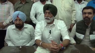 ਸੰਗਰੂਰ: ਸੰਗਰੂਰ ਪਿਛਲੇ ਦਿਨੀਂ ਜਹਰਿਲੀ ਸ਼ਰਾਬ ਪੀਣ ਨਾਲ ਮੋਤਾਂ ਤੋਂ ਬਾਅਦ ਕਾਂਗਰਸ ਪਾਰਟੀ ਦੇ ਆਗੂ ਸੁਖਪਾਲ ਸਿੰਘ ਖਹਿਰਾ ਨੇ ਸੰਗਰੂਰ ਚ ਪ੍ਰੈਸ ਕਾਨਫਰੰਸ ਕ