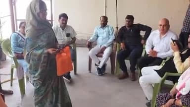 मलिहाबाद: मलिहाबाद विधायक जयदेवी कौशल ने अपने आवास पर सुनी लोगों की समस्याएं, अधिकारियों से बात कर दिए दिशा निर्देश