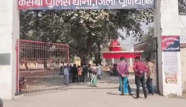 कस्बा: कसबा थाना अंतर्गत कॉलेज चौक के कुल्लाखास मिलन चौक पर बेखौफ अपराधियों ने सीएसपी संचालक से हथियार के बल पर लूटे ₹11.82 लाख