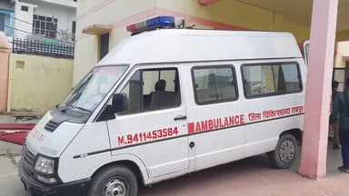 रामपुर: धर्मपुरा बाईपास पर ट्रैक्टर ट्राली को डंपर ने मारी टक्कर, हादसे में चार लोगों की हुई मौत, जिला अस्पताल में कराया गया PM