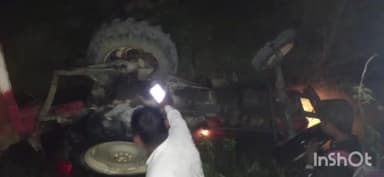 हसनगंज: धाराखेड़ा के पास ट्रैक्टर ट्राली अनियंत्रित होकर पलटने से चालक की दबकर हुई मौत, शव पोस्टमार्टम के लिए भेजा गया