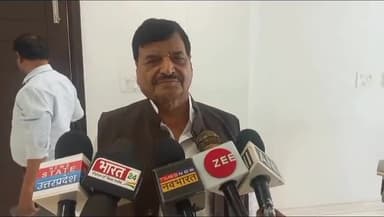 इटावा: शहर के चौगुर्जी आवास पर सपा महासचिव शिवपाल सिंह यादव ने मीडिया से मुखातिब होकर भाजपा पर जमकर निशाना साधा