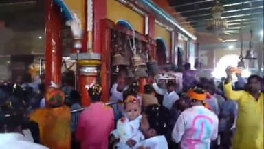 सिराथू: माता शीतला के शक्तिपीठ मंदिर कड़ा में खेली गई अद्भुत फूलों की होली, भारी संख्या में जमा हुए इलाके के लोग