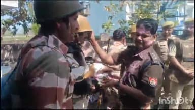 मुज़फ्फरनगर: होली पर्व को लेकर चरथावल कस्बे में सीओ सदर के द्वारा ड्यूटी पर लगे पुलिस कर्मियों को दी होली की शुभकामनाएं, कहां सतर्कता