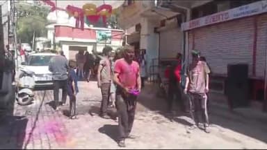 अर्की: अर्की उपमण्डल में सोमवार को रही होली की धूम, लोगों ने एक दूसरे को रंग लगाकर मनाया उत्सव