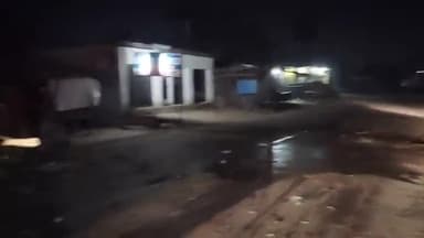 दरभंगा: दरभंगा शहर से लेकर ग्रामीण क्षेत्रों तक होली पर्व को लेकर के देर रात्रि तक होलिका दहन की गई। युवाओं में दिखा उत्साह