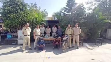 दलौदा: दलोदा पुलिस ने सोने चांदी के जेवर नगदी पानी की चार मोटरें जब्त 2 आरोपी गिरफ्तार दो चोरी की घटना का किया पुलिस ने खुलासा
