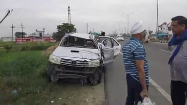 ਨਵਾਂਸ਼ਹਿਰ: ਨਾਈਮਜਾਰੇ ਅੱਡੇ ਨੇੜੇ ਪਲਟੀ ਗੱਡੀ, ਕਾਰ ਦਾ ਹੋਇਆ ਨੁਕਸਾਨ ਪਰ ਜਾਨੀ ਨੁਕਸਾਨ ਤੋਂ ਰਿਹਾ ਬਚਾਅ