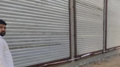 पुन्हाना: पुन्हाना नगर पालिका प्रशासन ने 14  अवैध दुकानों को किया सील,बिना नक्शा पास कराए बन रही थी दुकानें