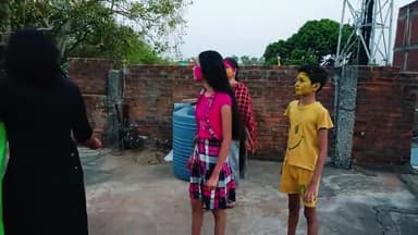 परिवार के साथ होली पर्व पर जमकर डीजे पर डांस किया।