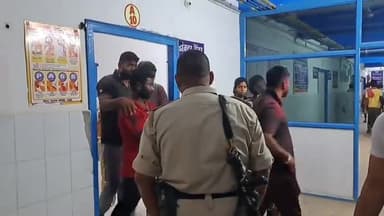 जमुई: शराब के नशे में हंगामा करते हुए मलयपुर थाना की पुलिस ने दो युवकों को किया गिरफ्तार,सदर अस्पताल में कराया मेडिकल जांच