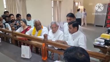 सीकर: कांग्रेस समर्थित सीपीएम प्रत्याशी अमराराम ने दाखिल किया नामांकन, कांग्रेस और सीपीएम के कार्यकर्ता रहे मौजूद