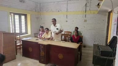 ഒറ്റപ്പാലം: വാണിയംകുളം പഞ്ചായത്ത് ഹാളിൽ എംഎൽഎയുടെ അധ്യക്ഷതയിൽ അവലോകന യോഗം ചേർന്നു