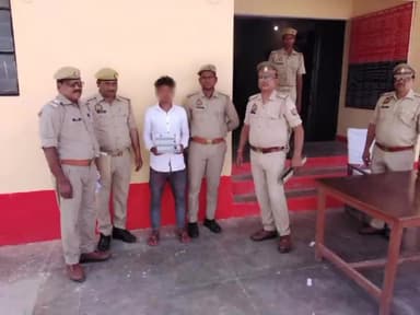 भदोही: दुर्गागंज थाना पुलिस को मिली सफलता अवैध तमंचा के साथ अभियुक्त गिरफ्तार।