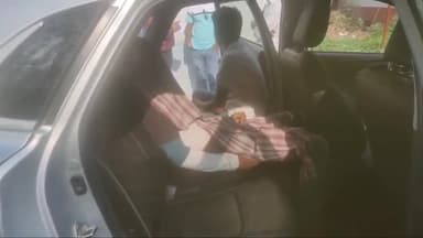 अररिया: बगीचा चौक स्थित एक घर से फंदे से लटका हुआ मिला एक छात्र का शव,पोस्टमार्टम के लिए लाया गया सदर अस्पताल