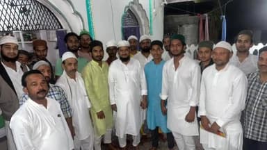 हसनपुरा: हसनपुरा के मस्जिद मे खत्म तराविह के मौके पर देश मे अमन व चैन की मांगी दुआएं