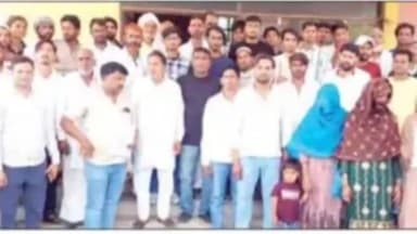 पुन्हाना: सिरौली ग्राम पंचायत के सदस्यों के पहुंचने के बाद भी बीडीपीओ द्वारा चुनाव नहीं कराने से ग्रामीणों ने किया विरोध प्रदर्शन