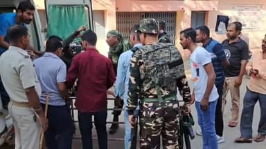 जमुई: गिद्धेश्वर मंदिर के पास सड़क दुर्घटना में बाइक सवार एक एसएसबी जवान हुआ घायल, सदर अस्पताल में कराया गया भर्ती