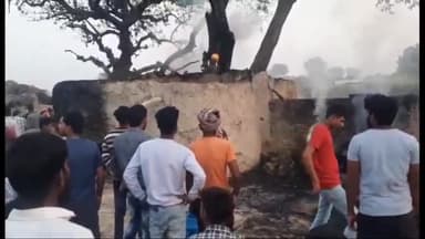 सिराथू: बच्ची की जिंदा जलकर मौत मामले में मुआयना करने रामपुर मडुकी पहुंचे एसडीएम ने कहा- परिवार की 24 घंटे में होगी आर्थिक मदद