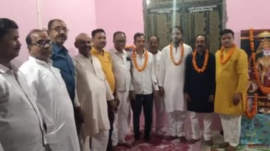 सिराथू: महाराजा अग्रसेन की प्रतिमा पर माल्यार्पण करते हुए अझुवा में अग्रहरि समाज ने मनाया होली मिलन समारोह