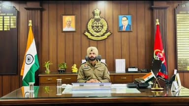 ਨਵਾਂਸ਼ਹਿਰ: ਨਸ਼ਿਆਂ ਨੂੰ ਨਵਾਂਸ਼ਹਿਰ ਵਿਚ ਖ਼ਤਮ ਕਰਨ ਲਈ ਅੱਜ ਫਿਰ ਪ੍ਰਲਿਸ ਨੇ ਸਰਚ ਅਭਿਆਨ ਵੱਖ ਵੱਖ ਪਿੰਡਾਂ ਵਿੱਚ ਚਲਾਇਆ। -ਐਸ ਐਸ ਪੀ ਡਾ ਮਹਿਤਾਬ ਸਿੰਘ