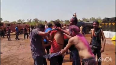 गुना नगर: लाल परेड ग्राउंड पर पुलिस और प्रशासन ने मनाई होली, कलेक्टर व एसपी रहे मौजूद