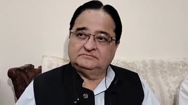 मुरादाबाद: सपा सांसद डॉक्टर एस टी हसन ने असाउद्दीन ओवैसी के ट्वीट का दिया जवाब