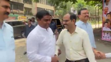 अंबरनाथ: आमदार बालाजी किणीकर यांनी अंबरनाथ शहरातील विविध चौकात महाराजांच्या प्रतिमेचे पुष्पहार अर्पण करून केले पूजन