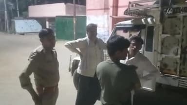 हाथरस: गांव सितरापुर में छुट्टी पर अपने घर आए सिपाही ने अज्ञात कारणों के चलते फांसी लगाकर की आत्महत्या, पुलिस ने शव को पोस्ट...