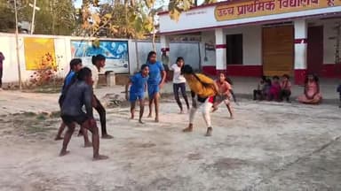 होली पर महिला कबड्डी प्रतियोगिता का हुआ आयोजन विकास खण्ड राजगढ़ के कुड़ी में कुड़ी की टीम हुई विजेता#राजगढ#मीरजापुरन्यूज