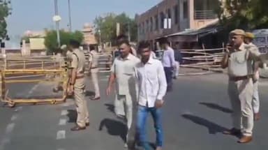 बाड़मेर: लोकसभा चुनाव के नामांकन को लेकर गुरुवार को कलेक्ट्रेट में भारी पुलिस जाब्ता किया गया तैनात