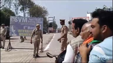 मुज़फ्फरनगर: जानसठ रोड पर मुख्यमंत्री योगी आदित्यनाथ के आगमन को लेकर जिला प्रशासन ने बैरिकेडिंग लगाकर रूट किया डायवर्ट