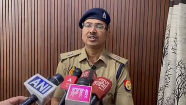 मुरादाबाद: मझोला थाना क्षेत्र मंदिर में घुसकर पुजारी और सेवादारों से मारपीट करने के मामले मे कार्रवाई को लेकर एसपी सिटी ने दी बताया