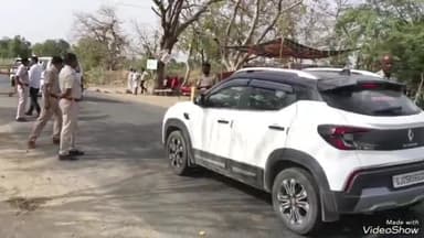 रानीवाड़ा: लोकसभा चुनाव को लेकर रानीवाड़ा के बामनवाड़ा चेक पोस्ट पर वाहनों की जा रही तलाशी