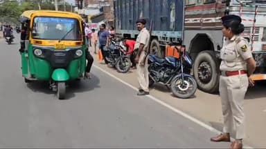 डेहरी: डेहरी सहित विभिन्न इलाके में पुलिस ने चलाया सघन वाहन जांच अभियान,839500 का किया जुर्माना, SP ने दी जानकारी ।