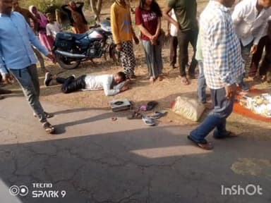 बल्देवगढ़: टीकमगढ़ छतरपुर मार्ग दुर्गानगर के पास सड़क हादसे में बाइक सवार 85 वर्षीय वृद्धा व चालक हुआ घायल, जिला चिकित्सालय रेफर