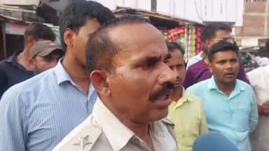 जमुई: प्रेमी के संग भाग रही पत्नी को महिसौड़ी चौक से पति ने पकड़ा, तीनों को महिला थाना लेकर आई पुलिस