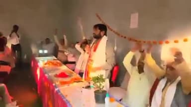 मलिहाबाद: विकासखंड माल अंतर्गत लोधखेड़ा में आयोजित होली मिलन समारोह में पहुंचे केंद्रीय राज्यमंत्री, लोगों को किया संबोधित