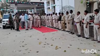 जमुई: SP ने टाउन थाने का किया निरीक्षण, लंबित कांडों के निष्पादन के अलावा बालू और दारू पर सख्ती बरतने के दिए निर्देश