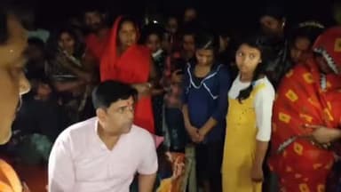 गोरखपुर: ग्राम गुरौली में बीती रात रसोई गैस सिलेंडर में लगी आग, पीड़ित परिवार से सदर सांसद रवि किशन शुक्ला ने की मुलाकात