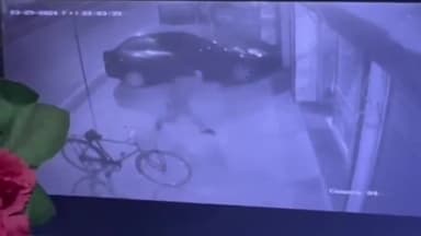 ਸੰਗਰੂਰ: ਸੰਗਰੂਰ ਦੇਰ ਰਾਤ 8 ਕੁਝ ਵਜੇ ਡੀ ਸੀ ਕੋਠੀ ਨੇੜੇ ਇੱਕ ਦੁਕਾਨ ਉੱਤੇ ਕੁਝ ਅਜਾਤ ਵਿਆਕਤੀਆਂ ਵੱਲੋਂ ਕੀਤੀ ਭੰਨ ਤੋੜ, ਘਟਨਾ CCTV ਵਿੱਚ ਕੈਦ