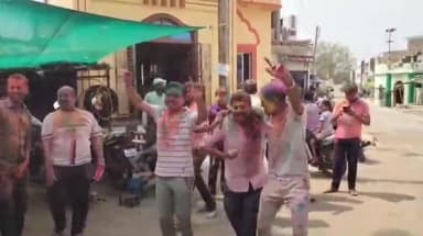 भगवानपुरा: भगवानपुरा में रंगपंचमी बड़े हर्षोल्लास के साथ मनाई गईं, युवाओं की टोली रंगों की मस्ती में सरोबार दिखें