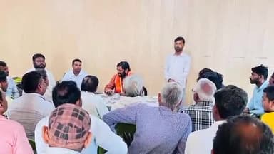 मलिहाबाद: दुबग्गा में एक दर्जन से अधिक नेताओं और कार्यकर्ताओं ने समाजवादी पार्टी से किनाराकर भाजपा के ली सदस्यता