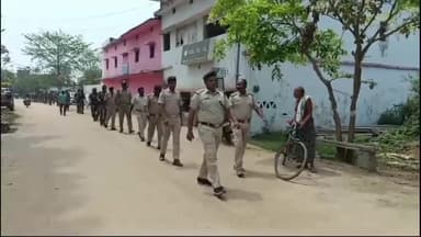 ଭେଡେନ: ଭେଡେନ ଥାନାର ବିଭିନ୍ନ ଅଞ୍ଚଳରେ ଭେଡେନ ପୋଲିସର ପ୍ଲାଗମାର୍ଚ୍ଚ