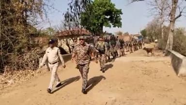 जयसिंहनगर: सीधी एवं अन्य गांव में पुलिस ने निकाला फ्लैग मार्च, शांति व्यवस्था बनाये रखने की अपील