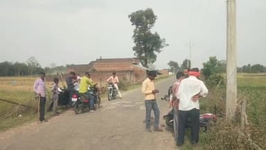 इकौना: बरईपुर के पास स्कूटी और मोटरसाइकिल की भिड़ंत में 3 लोग हुए घायल