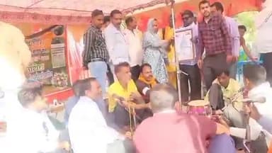 मलिहाबाद: काकोरी अंतर्गत सैथा बड़ा शिवाला श्री सिद्धनाथ मंदिर पर आयोजित होली मिलन समारोह में सम्मिलित हुई विधायक जयदेवी कौशल