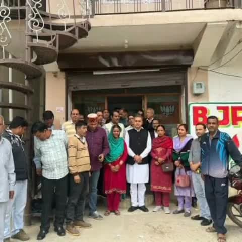मंडप: धर्मपुर भाजपा अनुसूचित जाति मोर्चा की बैठक धर्मपुर भाजपा कार्यालय में मोर्चा के अध्यक्ष कमलेश कुमार की अध्यक्षता में हुई